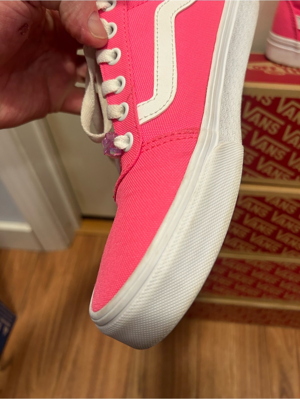 Vans Old Skool Women’s Size 9.5 Lace Up Sneaker Neon Hot Pink/White With Box - Picture 5 of 16